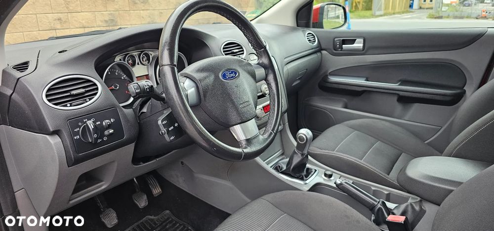 Ford Focus 1.6 Ti-VCT Titanium - 26