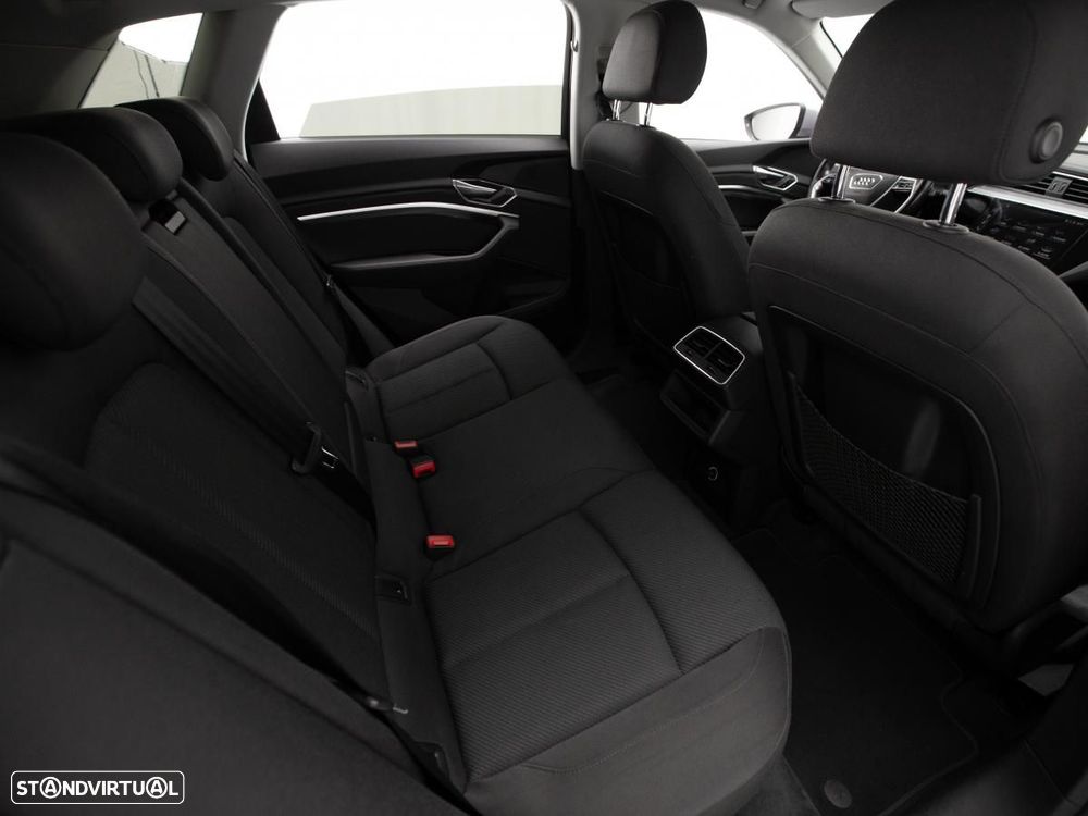 Audi e-tron - 10