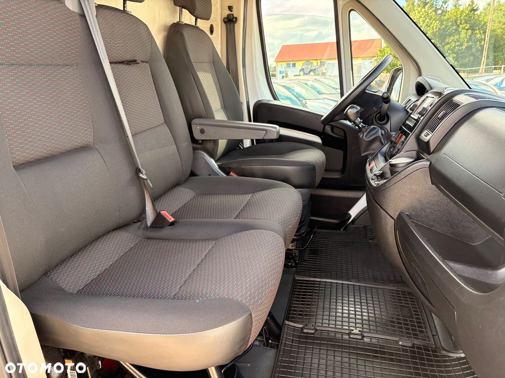 Peugeot Boxer 335 L3H2 Premium - 19