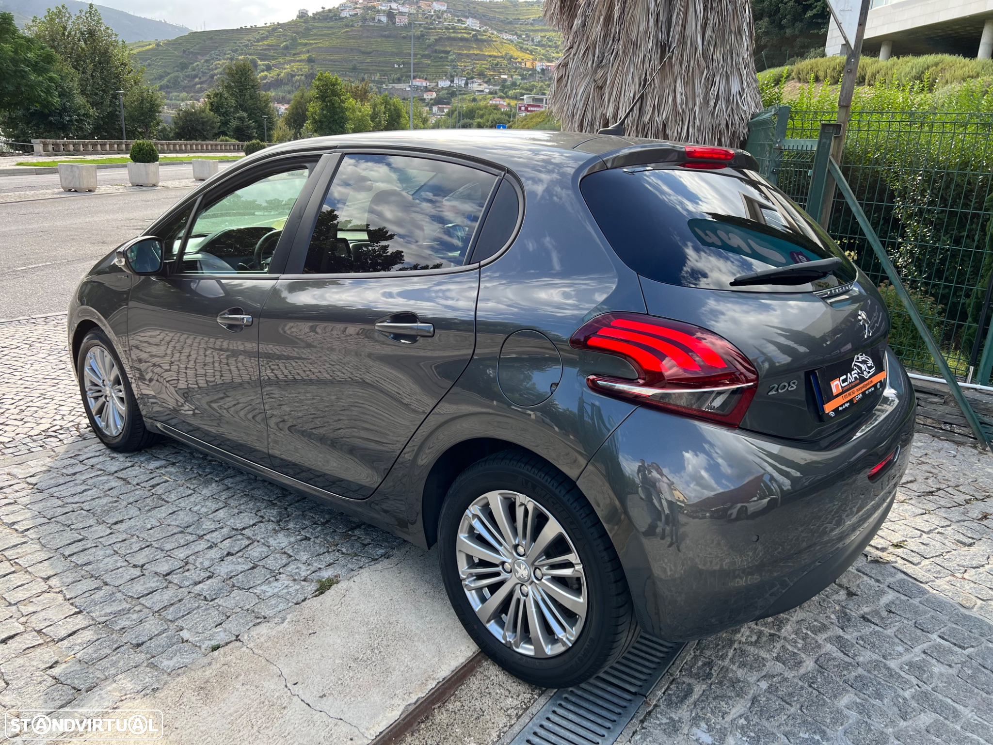 Peugeot 208 1.5 BlueHDi Allure Pack - 2