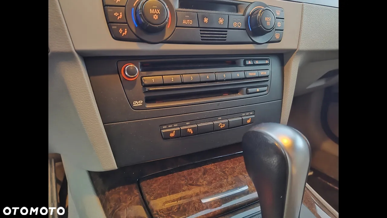 BMW Seria 3 330xi - 32