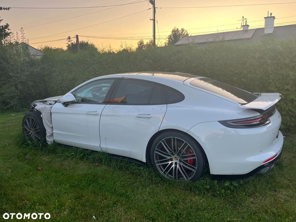 Porsche Panamera Turbo - 5