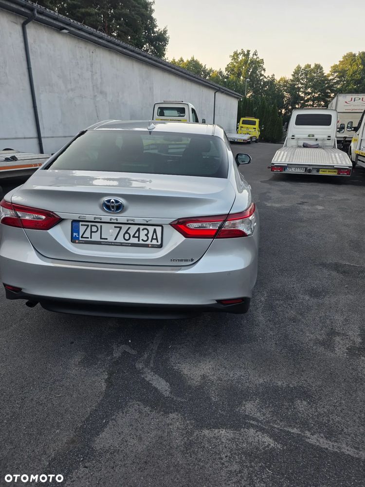 Toyota Camry - 7