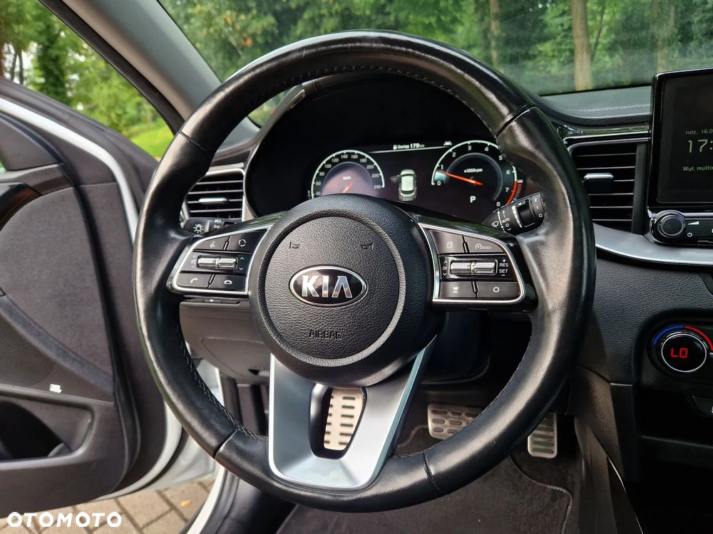 Kia XCeed - 27