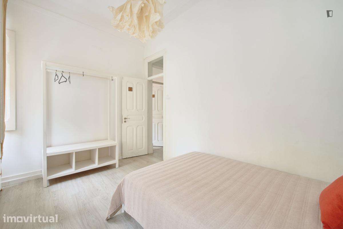 Quarto - localizado em Alameda Lisbon - Grande imagem: 4/15