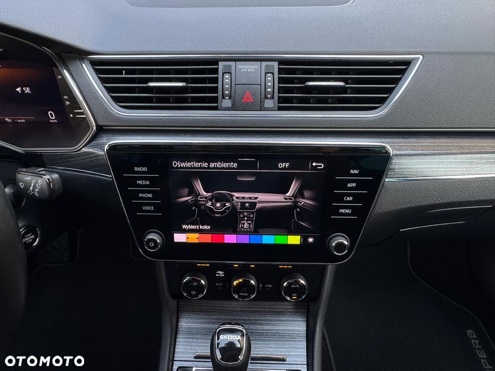 Skoda Superb 2.0 TDI SCR Style DSG - 29