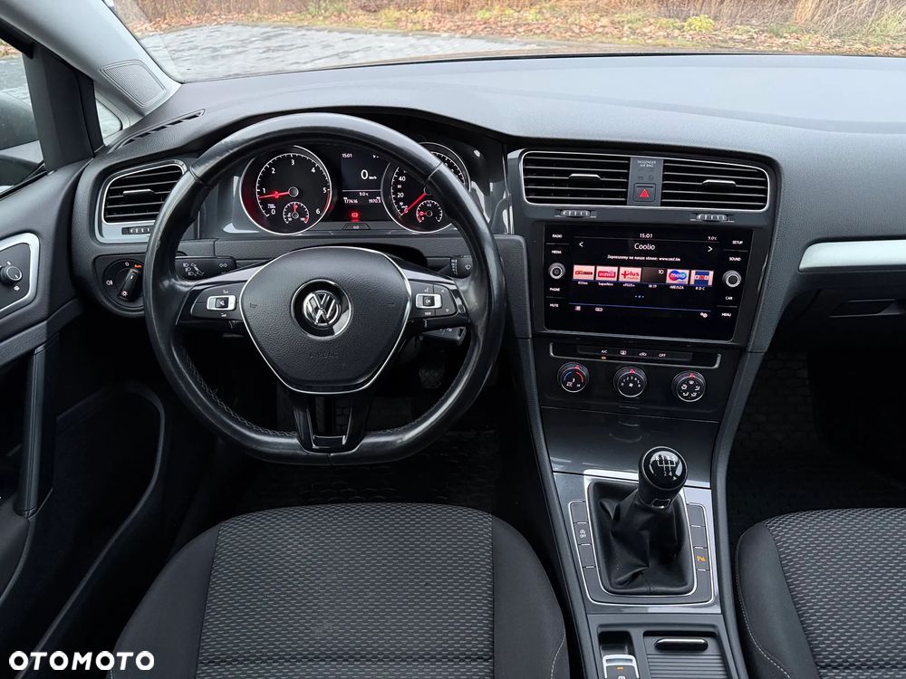 Volkswagen Golf 1.6 TDI BMT Comfortline - 19