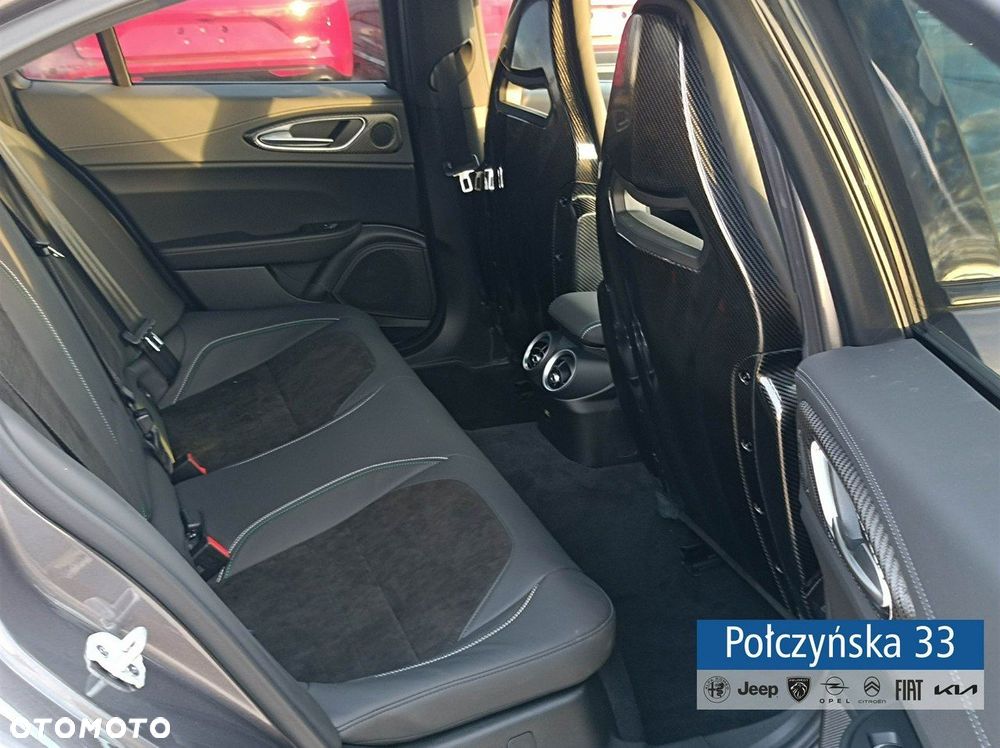 Alfa Romeo Giulia - 5