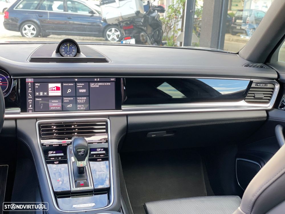 Porsche Panamera Sport Turismo 4 E-Hybrid Platinum Edition - 28