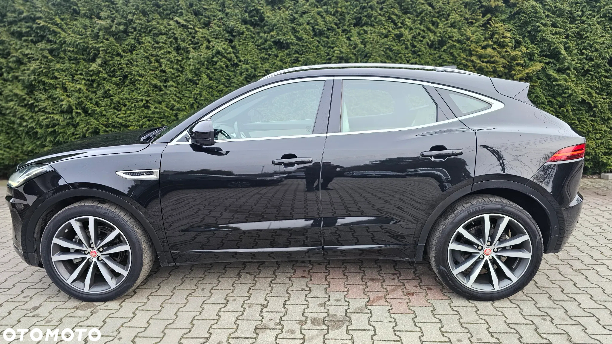Jaguar E-Pace 2.0 i4D AWD R-Dynamic S - 23