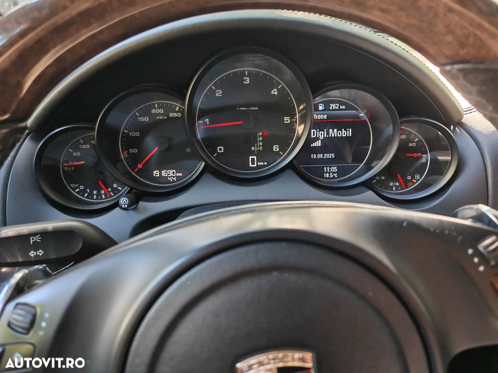 Porsche Cayenne 3.0 L V6 - 19