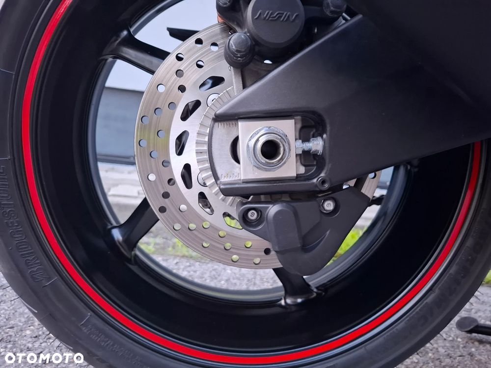 Yamaha FZ - 20