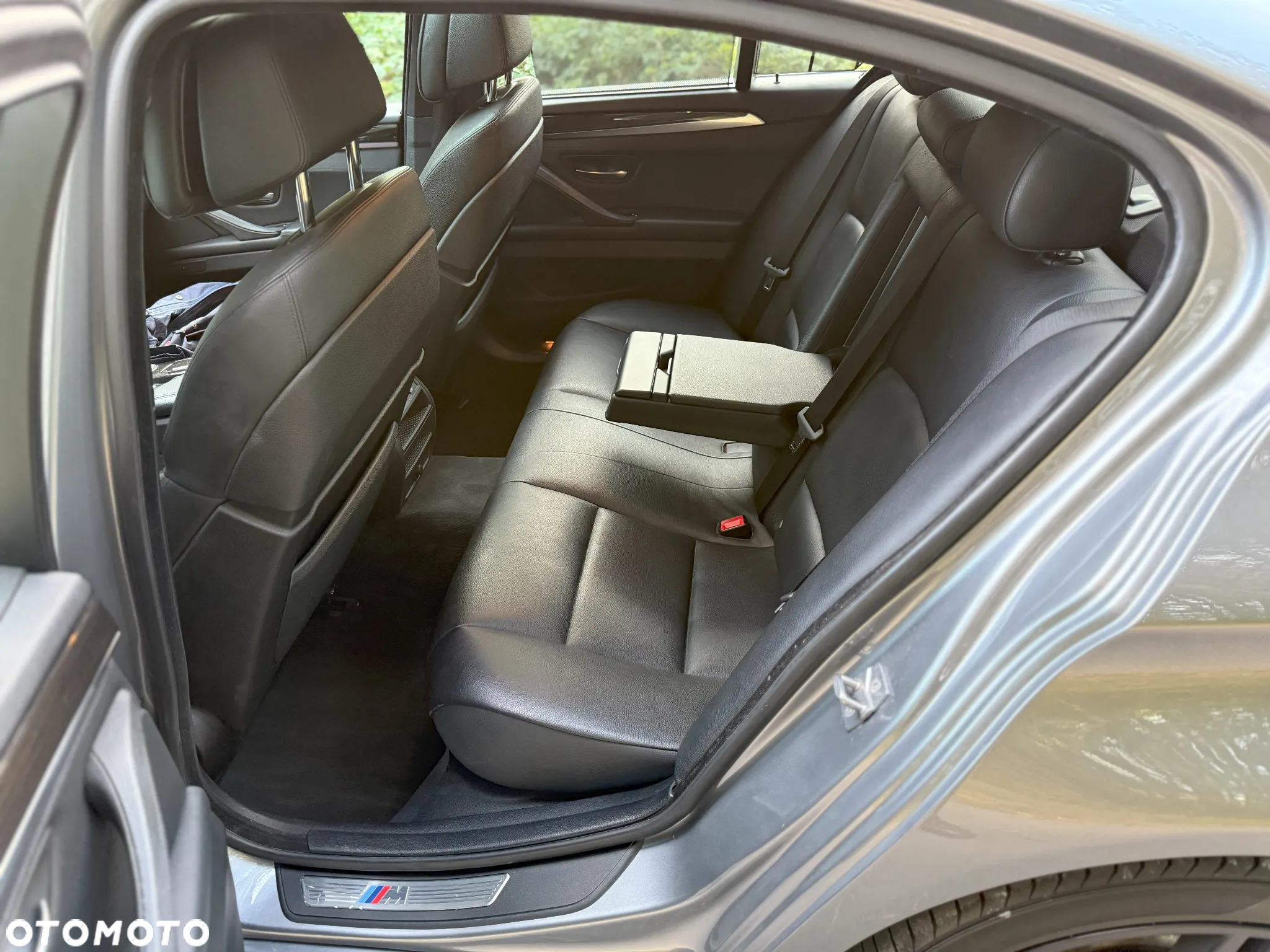BMW Seria 5 550i - 20