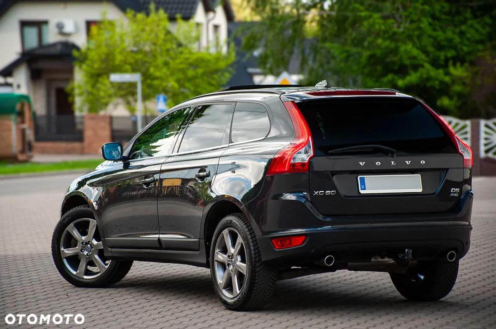 Volvo XC 60 D5 AWD Geartronic Momentum - 2
