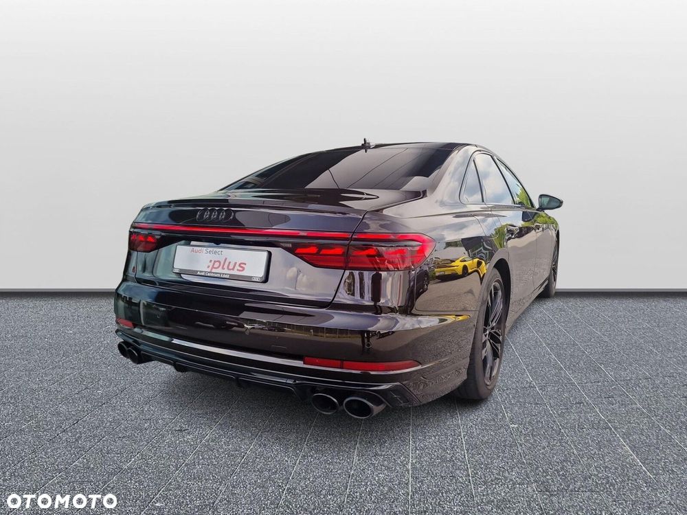 Audi S8 - 35