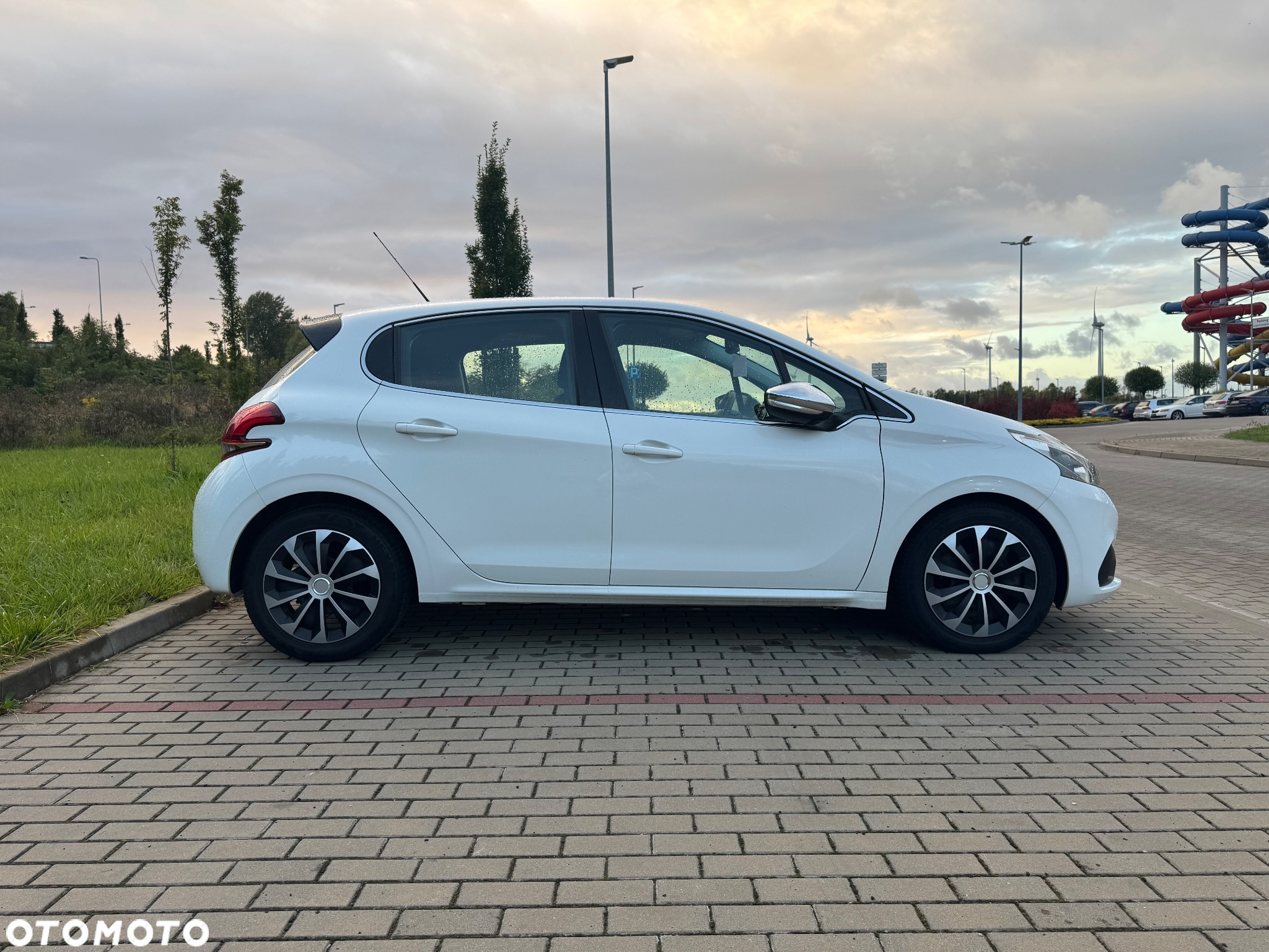 Peugeot 208 - 4