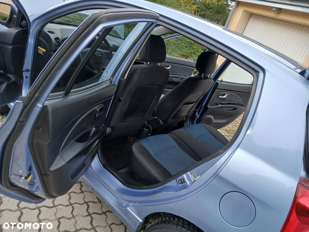 Kia Picanto - 8