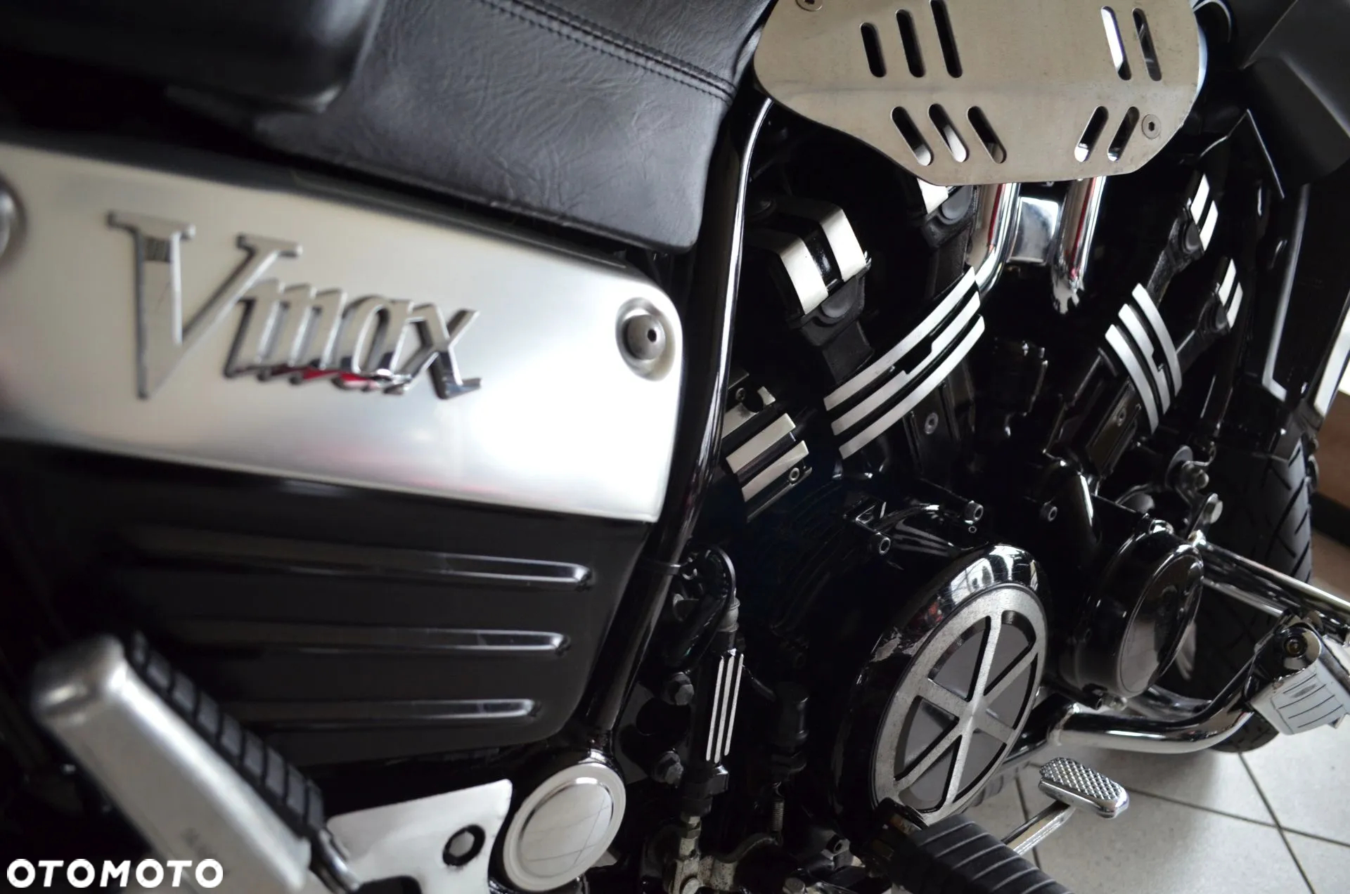Yamaha V-MAX - 13