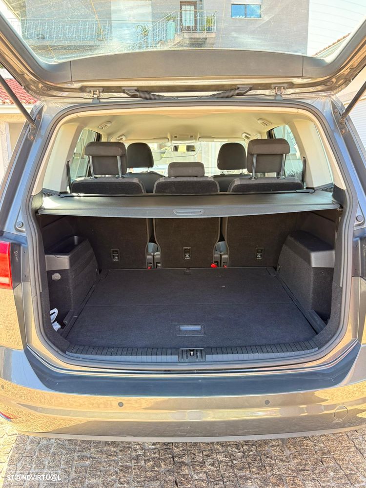 VW Touran 1.6 TDI Confortline DSG - 4