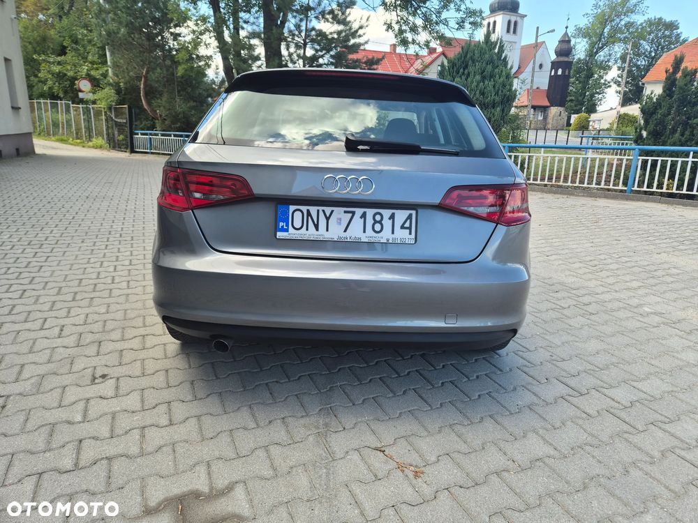 Audi A3 Sportback 1.6 TDI Attraction - 14