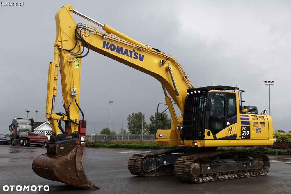 Komatsu PC210LC-11 - 1