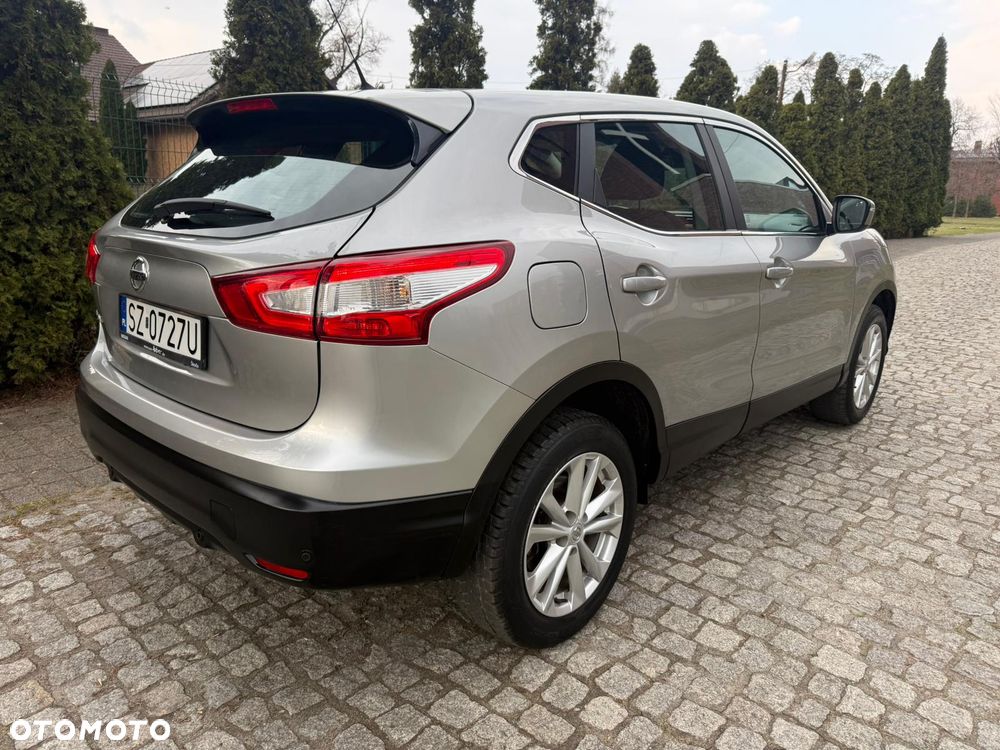 Nissan Qashqai 1.2 DIG-T N-Connecta EU6 - 17