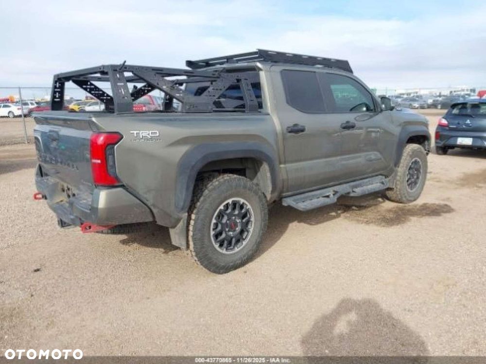 Toyota Tacoma - 5