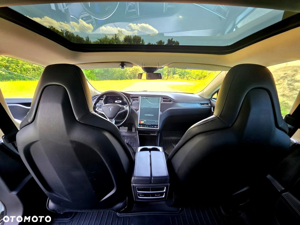 Tesla Model S - 20