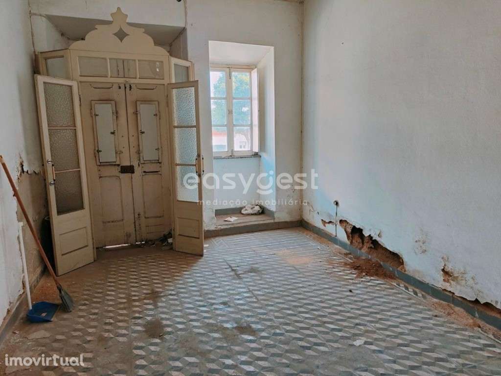 Moradia para recuperar com boas áreas, localizada na Vila de Aljustrel - Grande imagem: 4/22
