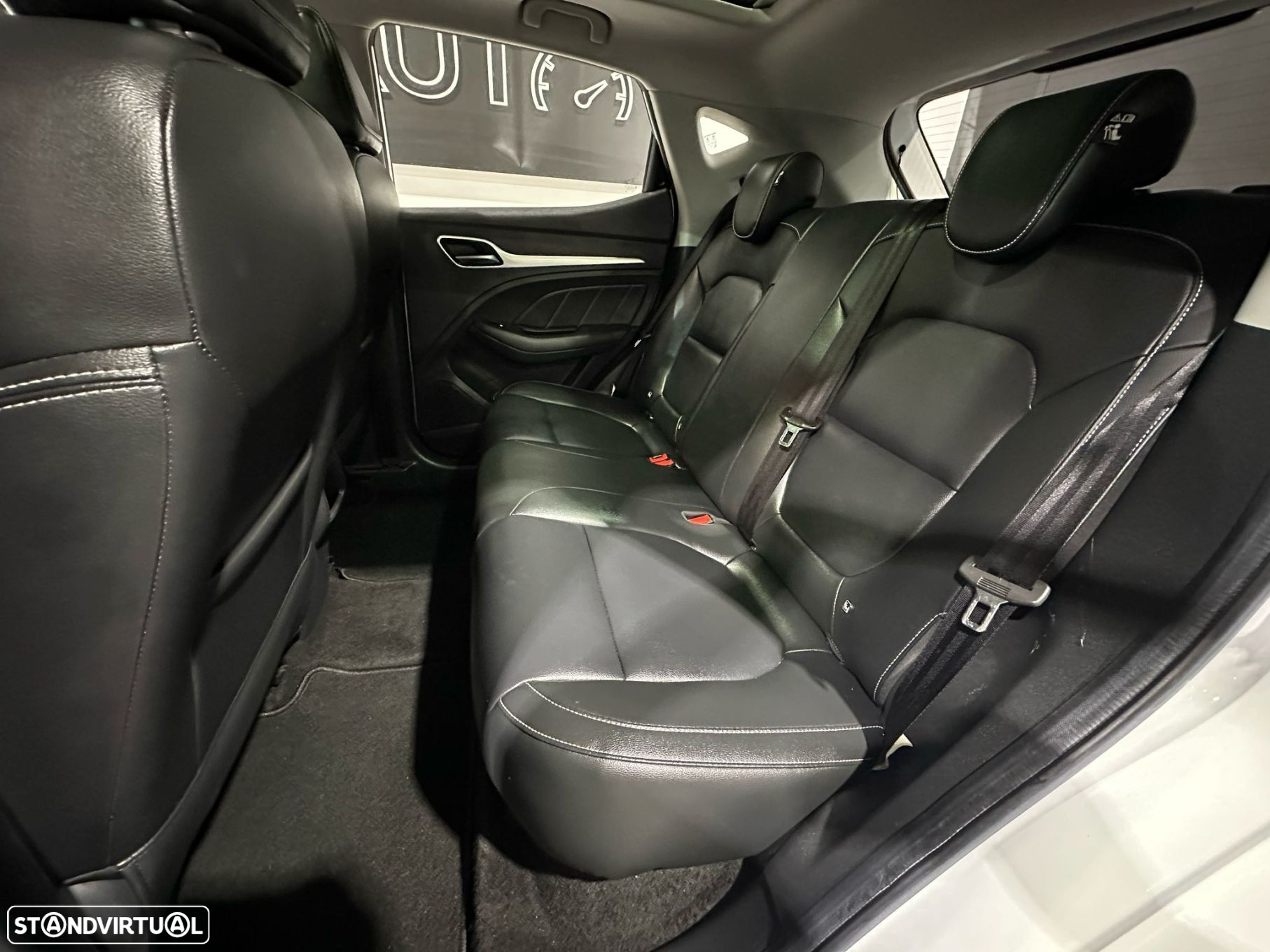 MG ZS EV 44.5 kWh Luxury - 30