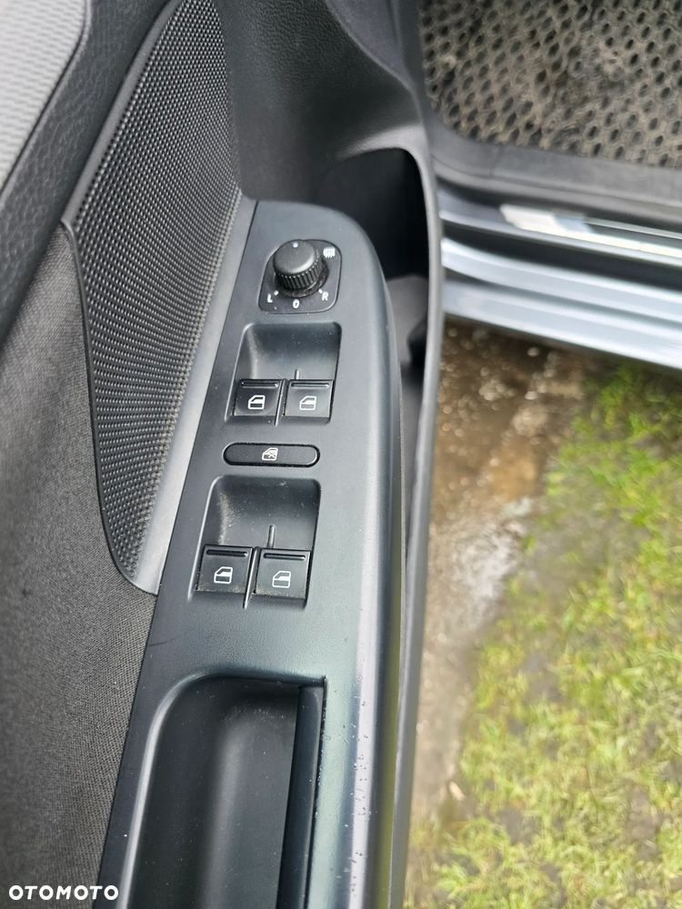 Volkswagen Golf 1.6 TDI DPF MATCH - 18