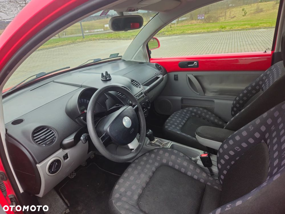 Volkswagen New Beetle - 10