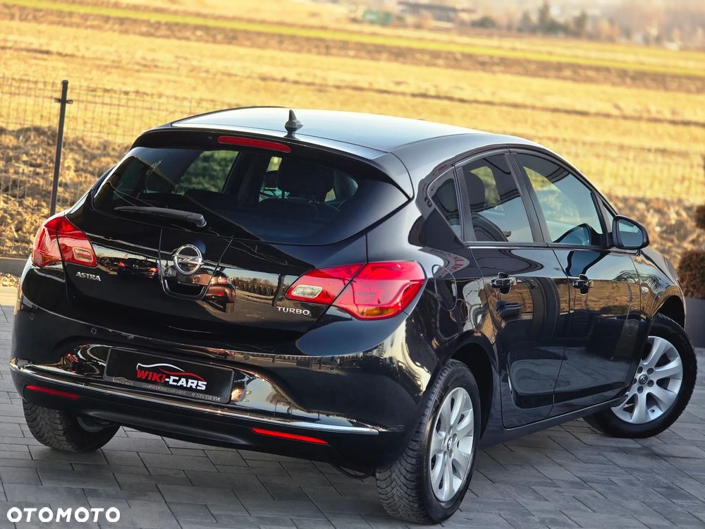 Opel Astra 1.4 Turbo Design Edition - 18