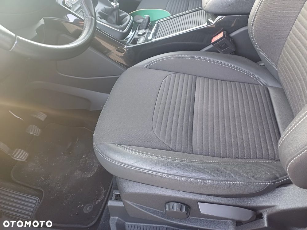 Ford Kuga 1.5 EcoBoost 2x4 Titanium - 25