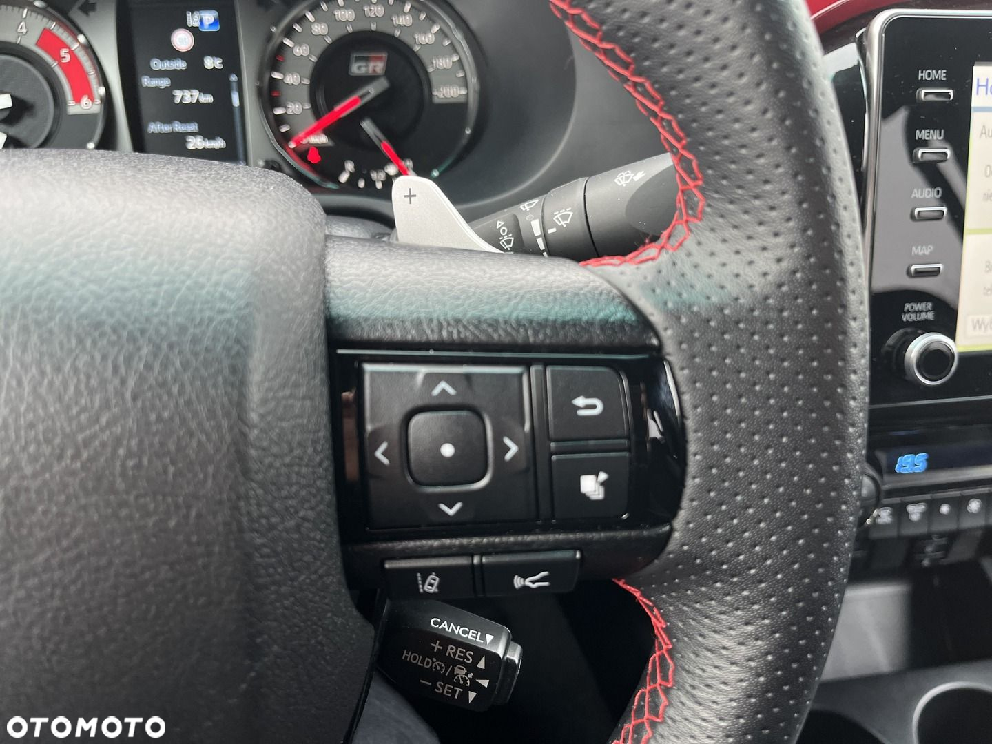 Toyota Hilux 2.8 D-4D Double Cab GR Sport 4x4 - 12