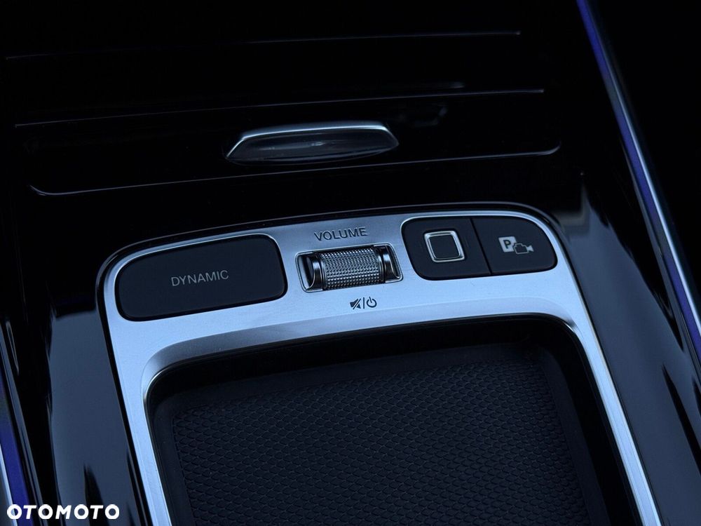 Mercedes-Benz GLB 200 d AMG Line 8G-DCT - 24