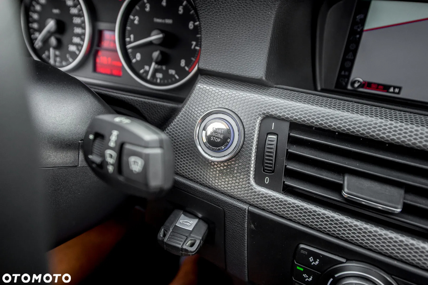 BMW Seria 3 325i xDrive Coupe M Sport Edition - 33