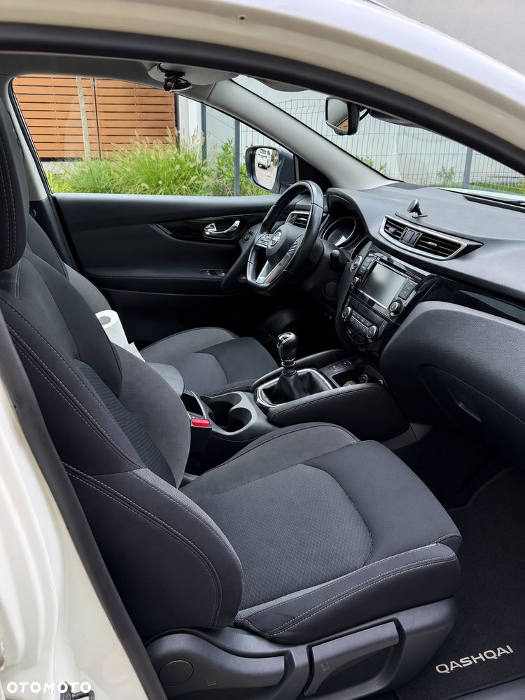 Nissan Qashqai 1.3 DIG-T N-Connecta EU6d - 9