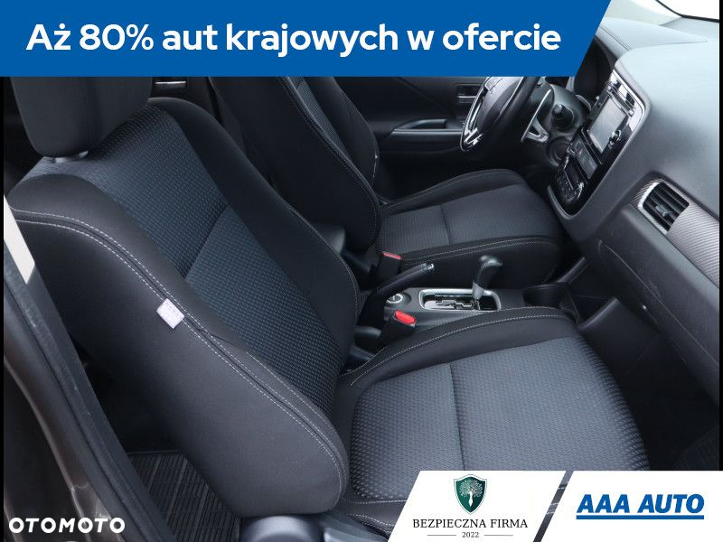 Mitsubishi Outlander - 10