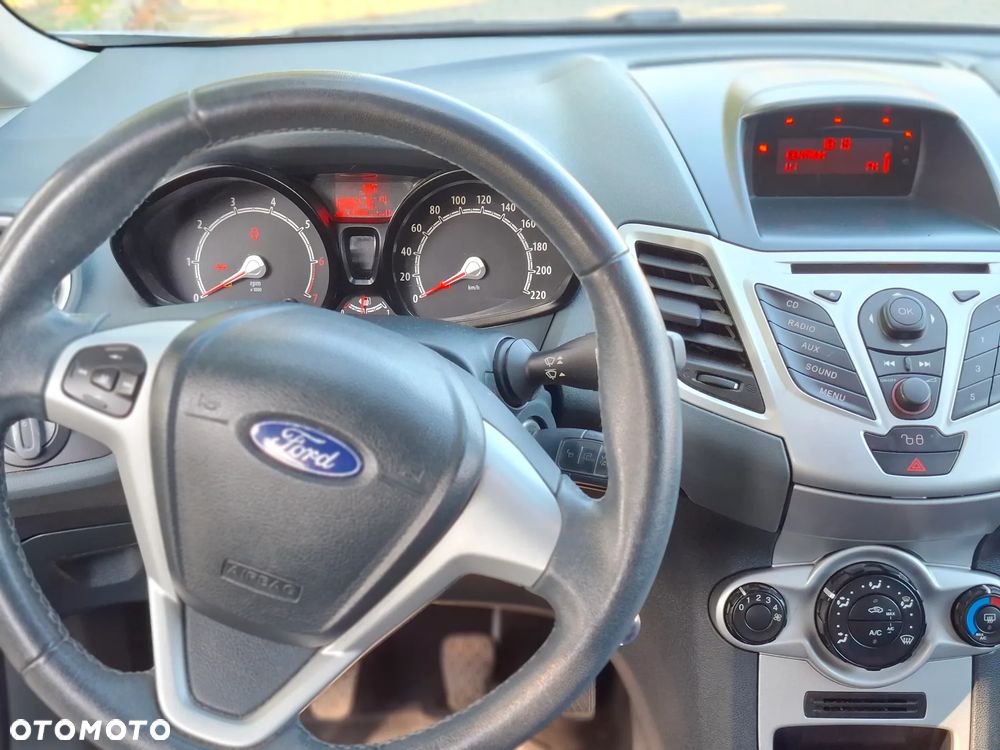Ford Fiesta 1.25 Trend - 13