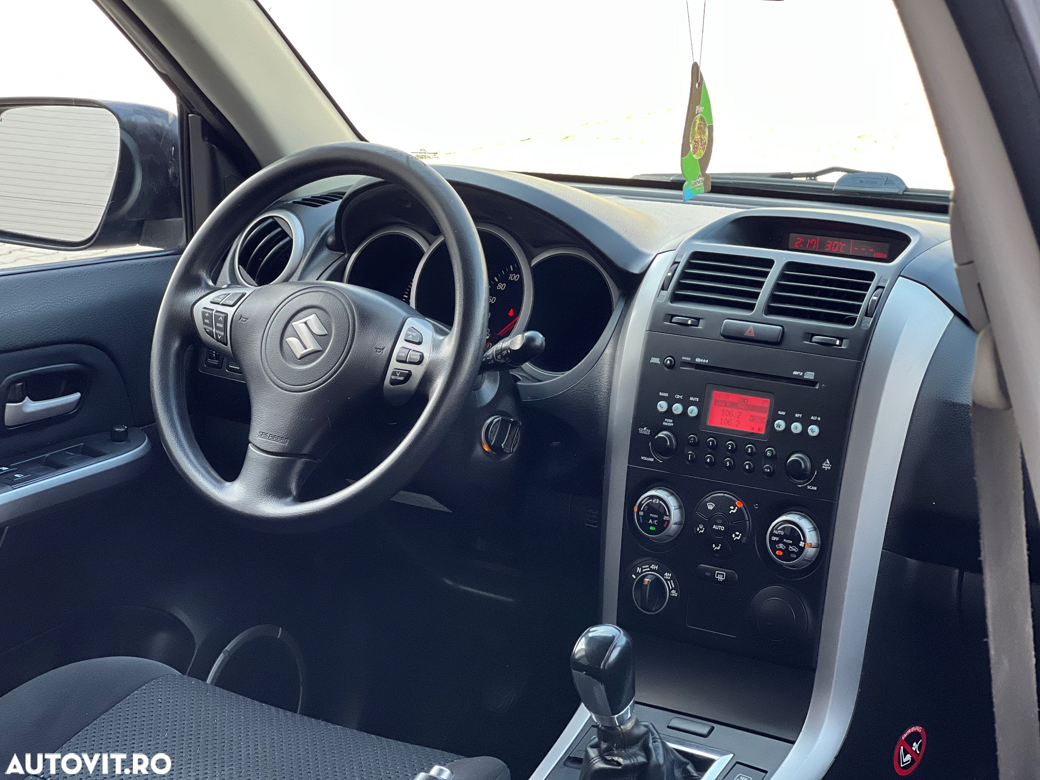 Suzuki Grand Vitara 2.0 Comfort - 10