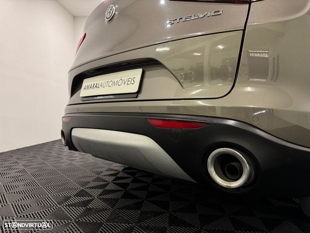 Alfa Romeo Stelvio 2.2 D Super AT8 - 25
