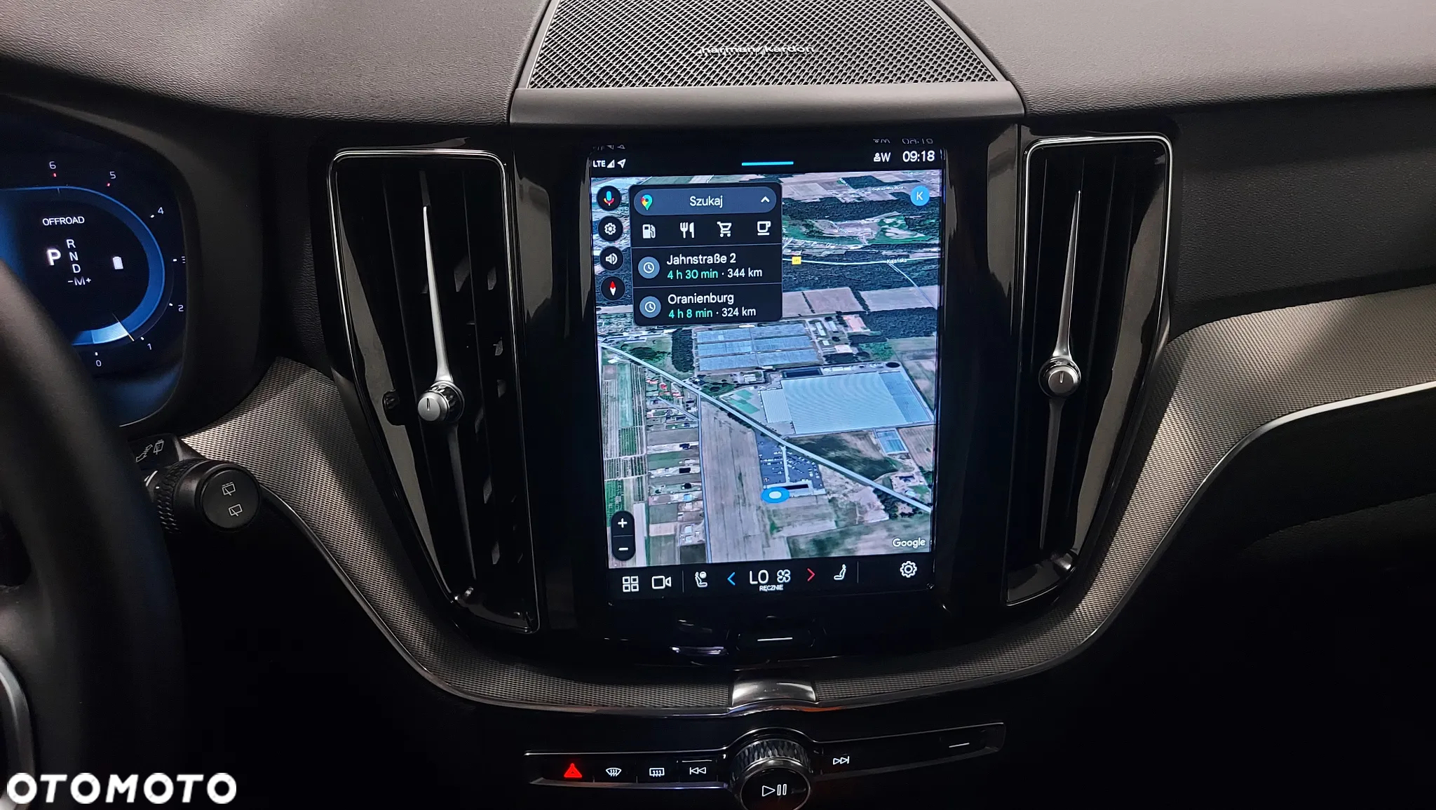 Volvo XC 60 B4 D AWD Plus Dark - 30