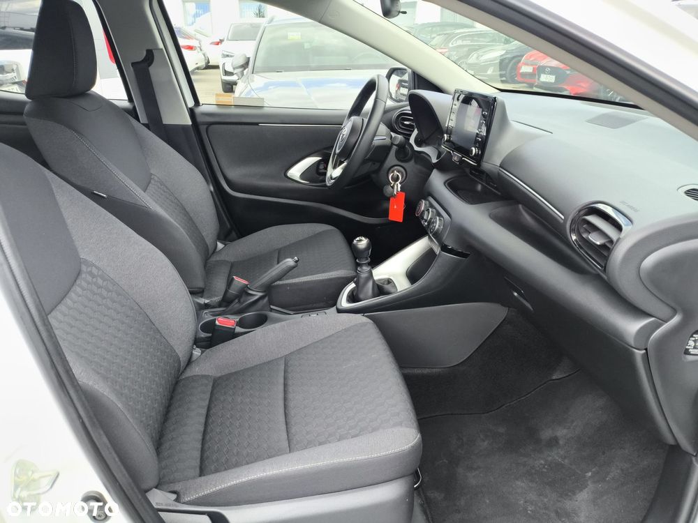 Toyota Yaris - 10