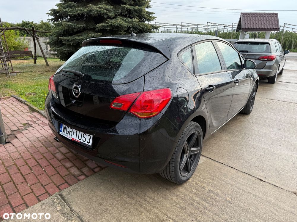 Opel Astra 1.4 Turbo - 4