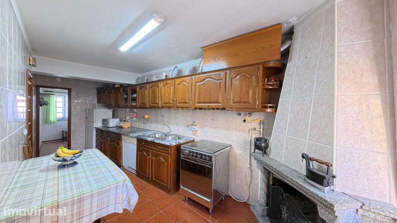 Moradia T3 com garagem e varandas em Fragosela - Viseu - Grande imagem: 3/15