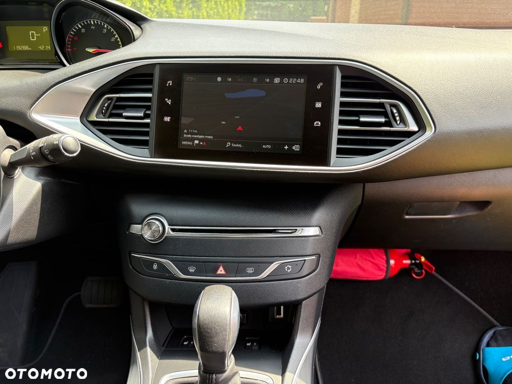 Peugeot 308 1.2 PureTech Allure S&S EAT8 - 19