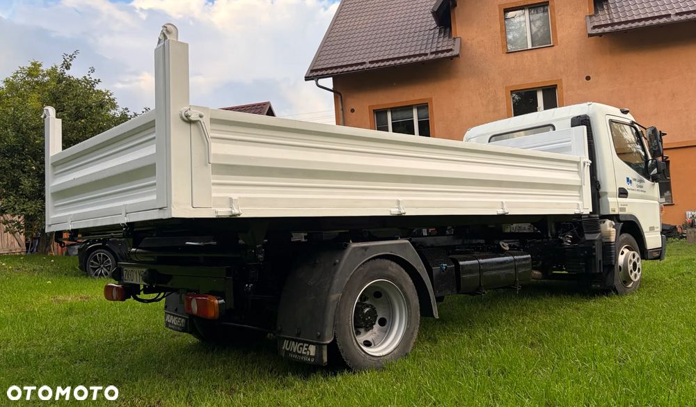 Mitsubishi FUSO - 8