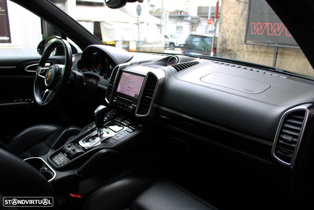 Porsche Cayenne Platinum Edition - 33