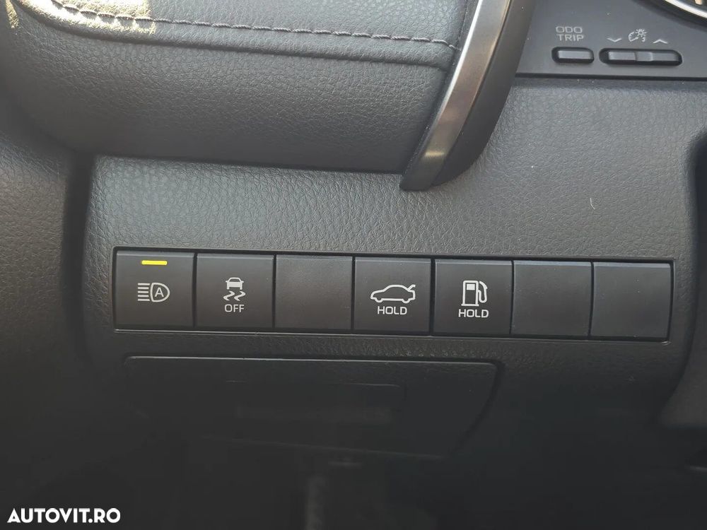 Toyota Camry - 11